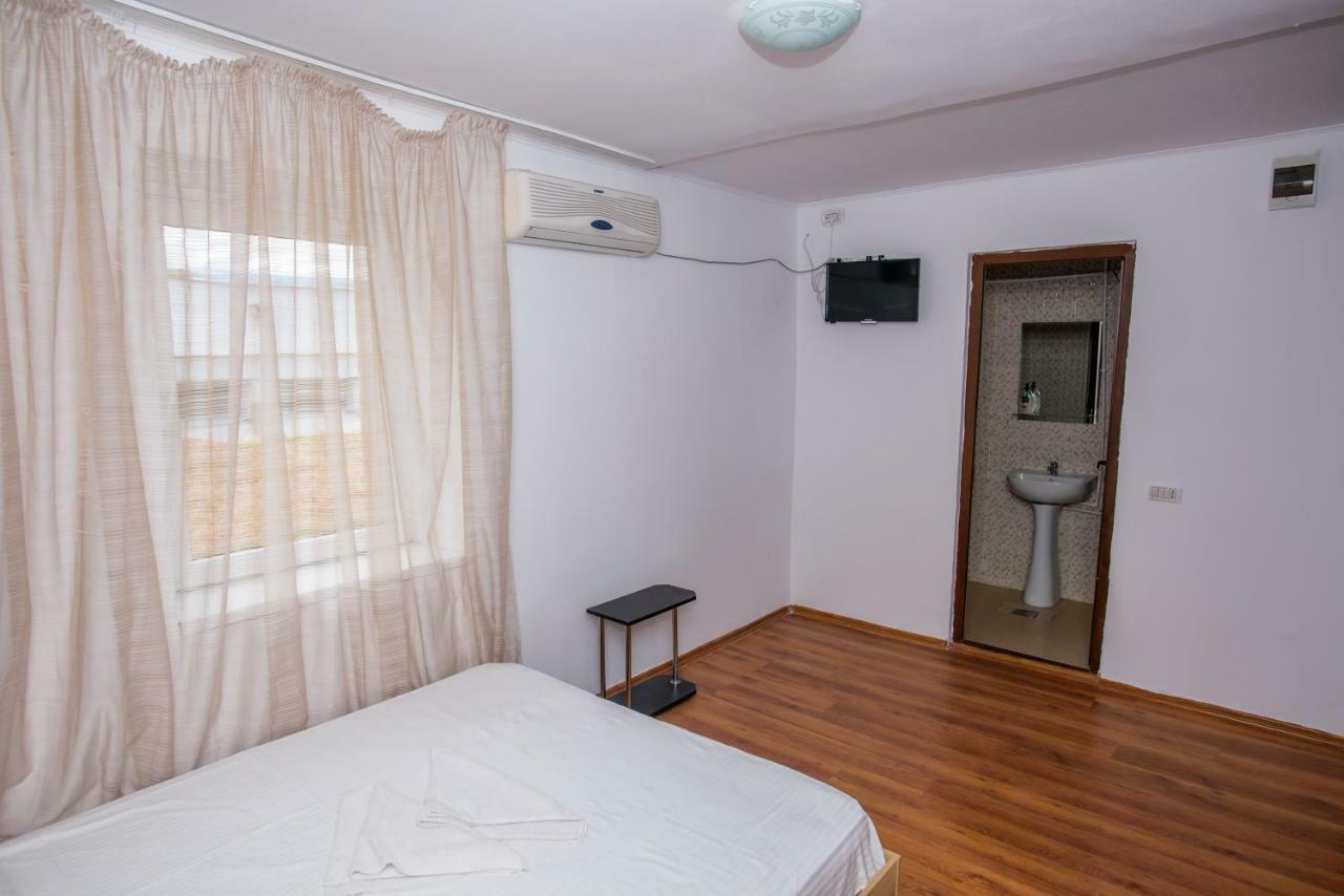 Tropicana Hotel 2*