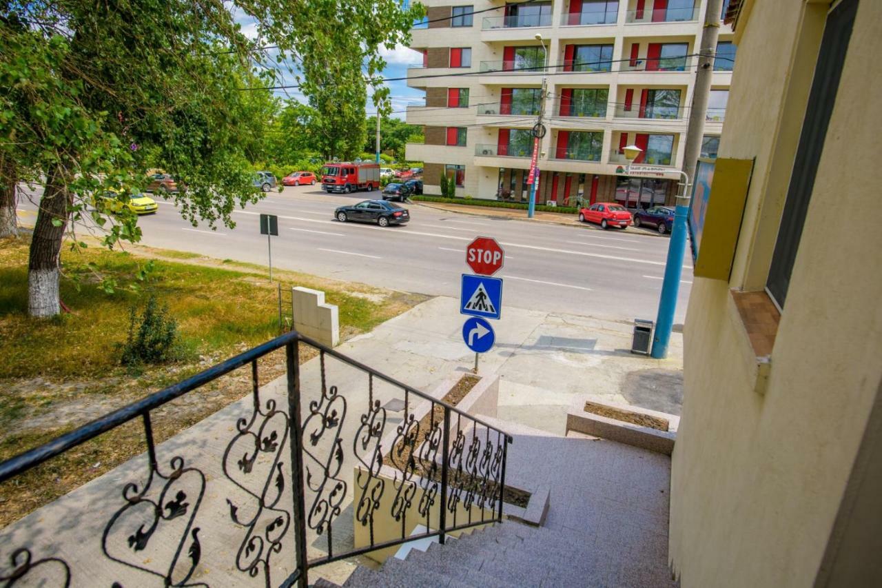 Tropicana 2* Mamaia